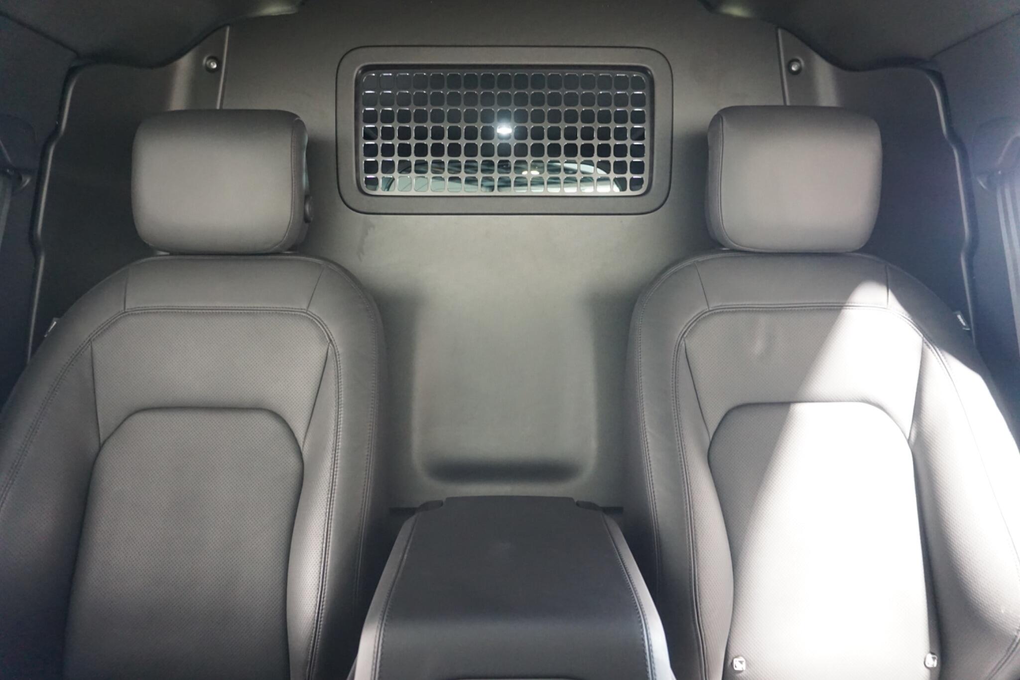 Land Rover Defender 110 3.0 D350 MHEV X-Dynamic HSE Hard Top SUV 5dr Diesel Auto 4WD MWB Euro 6 (s/s) (350 ps)